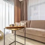 Invest - Z Prywatnym Jacuzzi I Sauna- Obroncow Pokoju 5 Apartament *