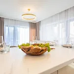Invest - Z Prywatnym Jacuzzi I Sauna- Obroncow Pokoju 5 Apartament *